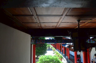 中式走廊下的景致