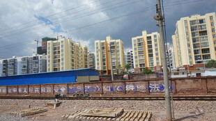 城市在建工地与周边建筑