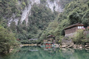 山水间的静谧村落