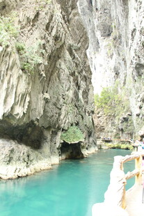 秀丽山水溶洞景观