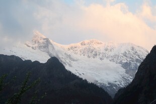 雪山壮丽美景