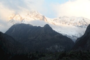 壮丽雪山景观