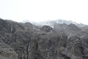 壮丽山脉景观