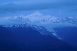 壮丽雪山风景