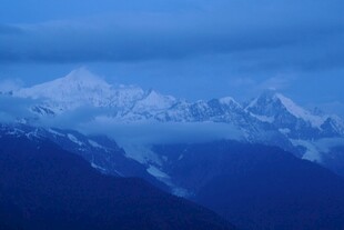 雪山壮丽景色