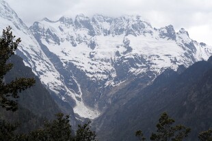 雪山壮丽景色