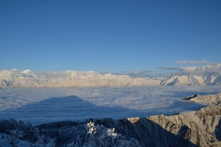 壮丽雪山景观