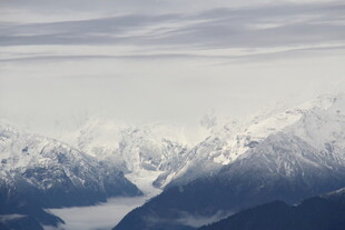 壮丽雪山景观