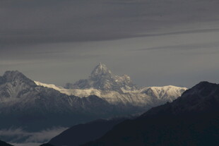 壮丽雪山远景