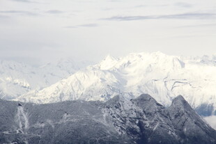 雪山壮丽景观