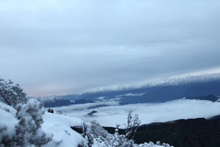 雪山远景 壮丽冬日风光