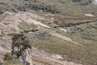 俯瞰开阔山地景观