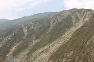 山峦沟壑景观