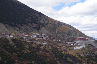 山间村落美景