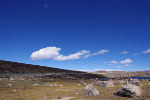 草原蓝天美景