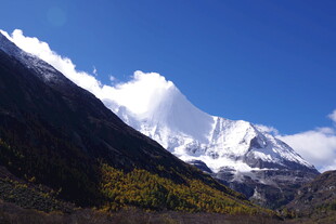雪山壮丽风光