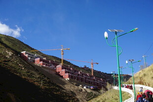 山坡工地场景