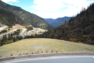 山间公路美景