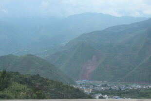 山间城镇风景