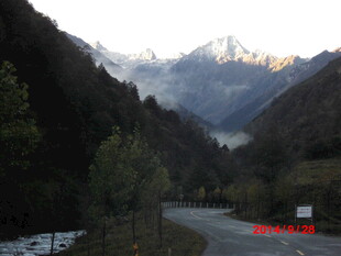 山间公路美景