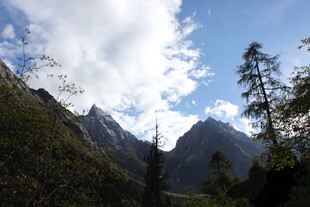 壮丽山间美景