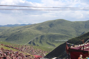 山间壮丽景观