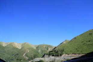 青山蓝天美景