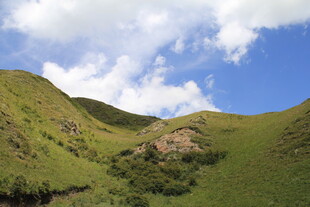 青山蓝天美景