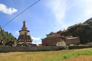 藏区寺院风光
