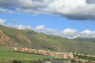 山间村落风光