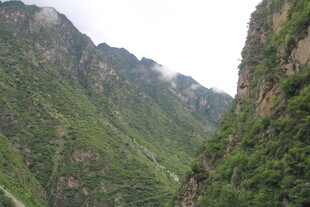 壮丽山间景色