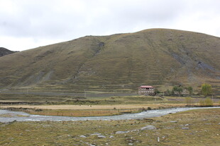 山间河谷风景