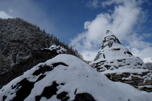 雪山壮丽景致
