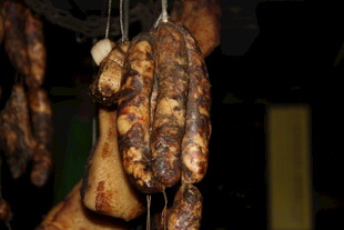 悬挂的美味传统腊味