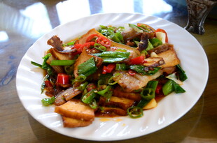 美味青椒炒五花肉