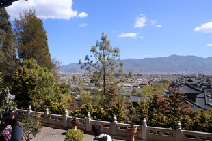 俯瞰美丽山城风光