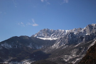 雪山壮丽景致