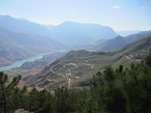 山间河谷美景