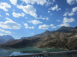 湖畔公路美景