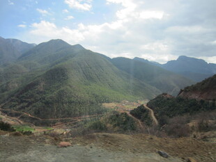 壮丽山峦风景图