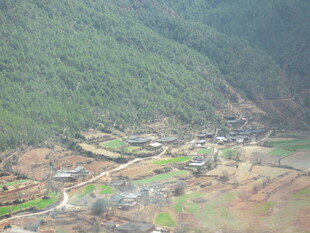 山间村落景色