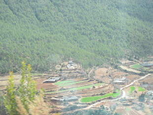 山间村落俯瞰美景