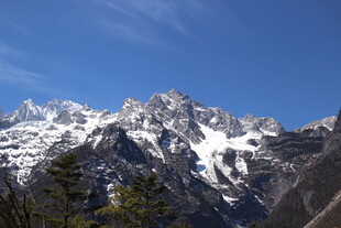 壮丽雪山美景