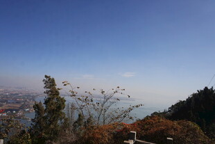 山顶远眺风景