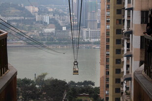 城市间的高空缆车景观