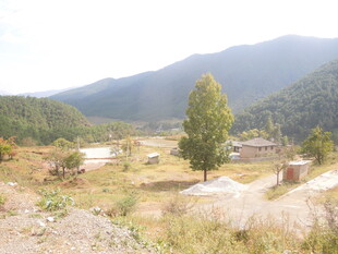 山间村落景象