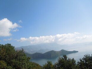 青山碧海蓝天美景
