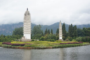 大理三塔风景秀丽