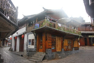 古色古香的中式传统街边建筑