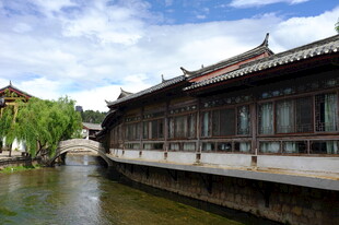 古建临水景 中式韵味浓